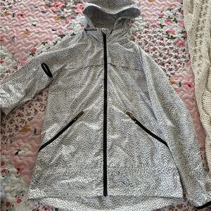 Lululemon Women's White and Black Hooded Rain Jacket